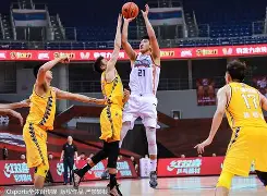 大连男篮挑战南京同曦，备战状态良好(大连篮球队队员名单)